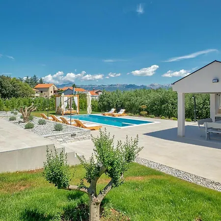 Ena Mar * Задар