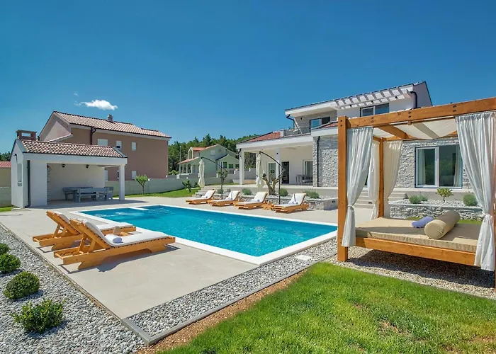 Ena Mar 펜션 자다르