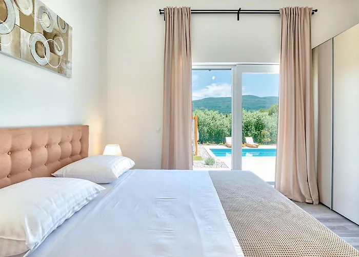 Ena Mar 펜션 자다르